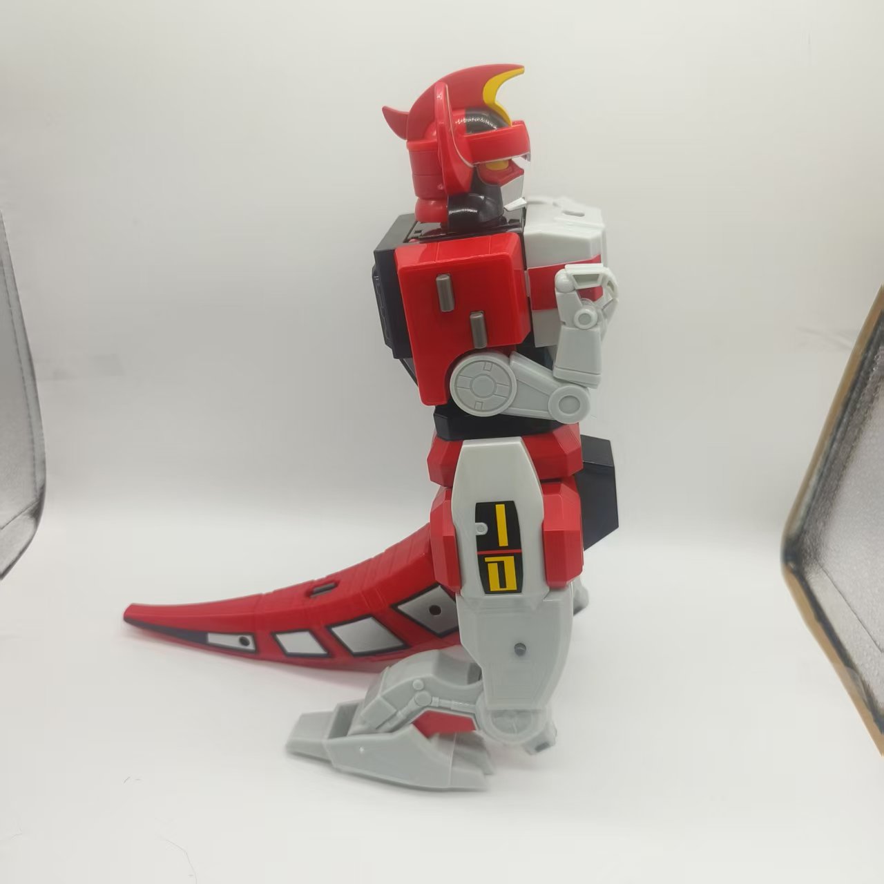 Playmates MMPR Re-Ignition 5-i - Model Kit Megazord 评论和价格