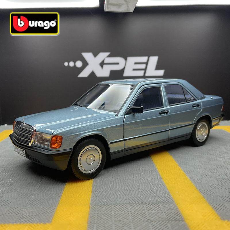 Bburago 1:24 Mercedes-Benz 190 - Model Kit Alfa Romeo 评论和价格