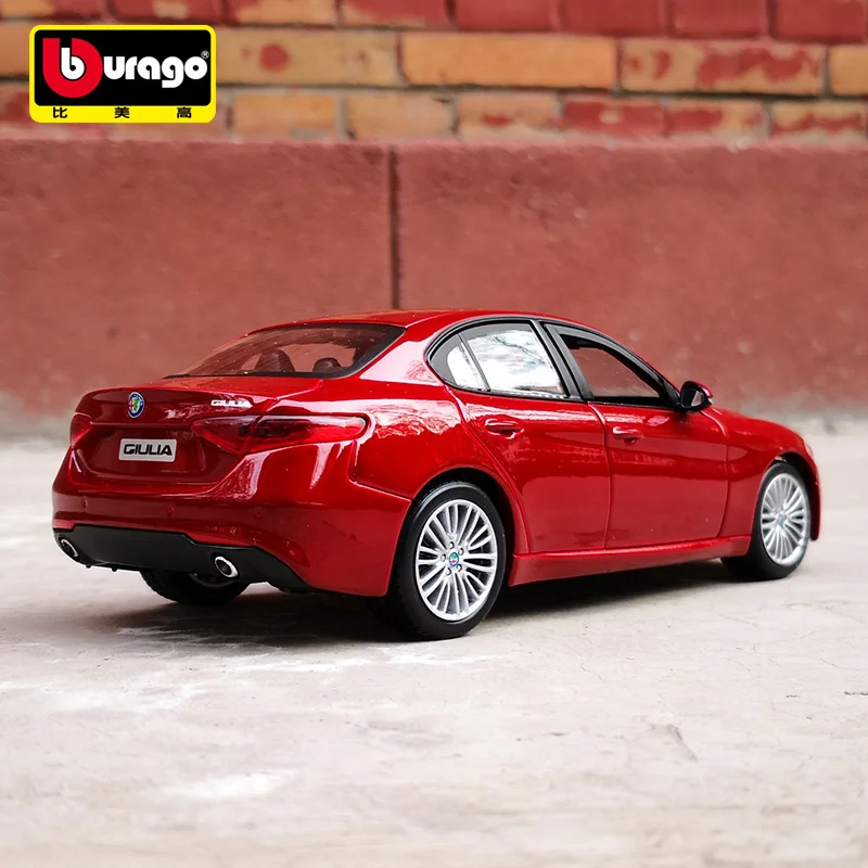 Hub Caps Bburago 1:24 Alfa Rom - Model Kit Alfa Romeo 评论和价格
